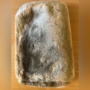furry clutch, great condition, used once